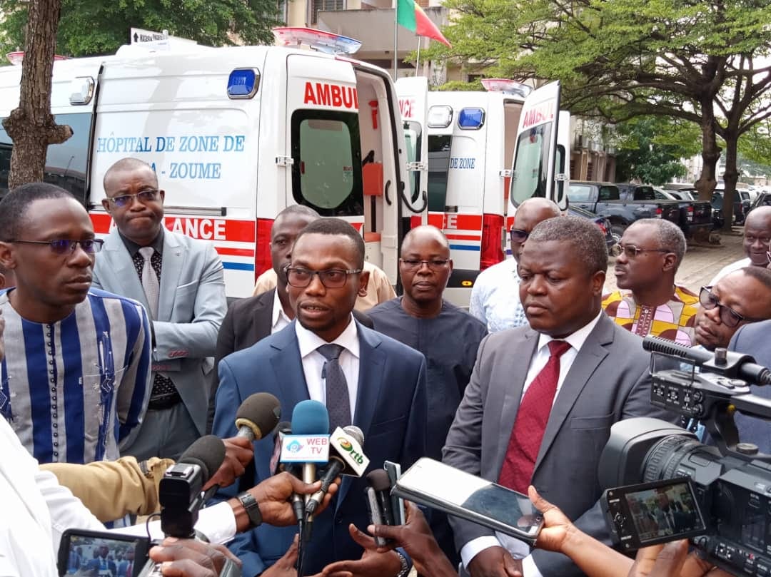 Assurances maladies aux plus pauvres: Remise des ambulances annonciatrices du Projet ARCH