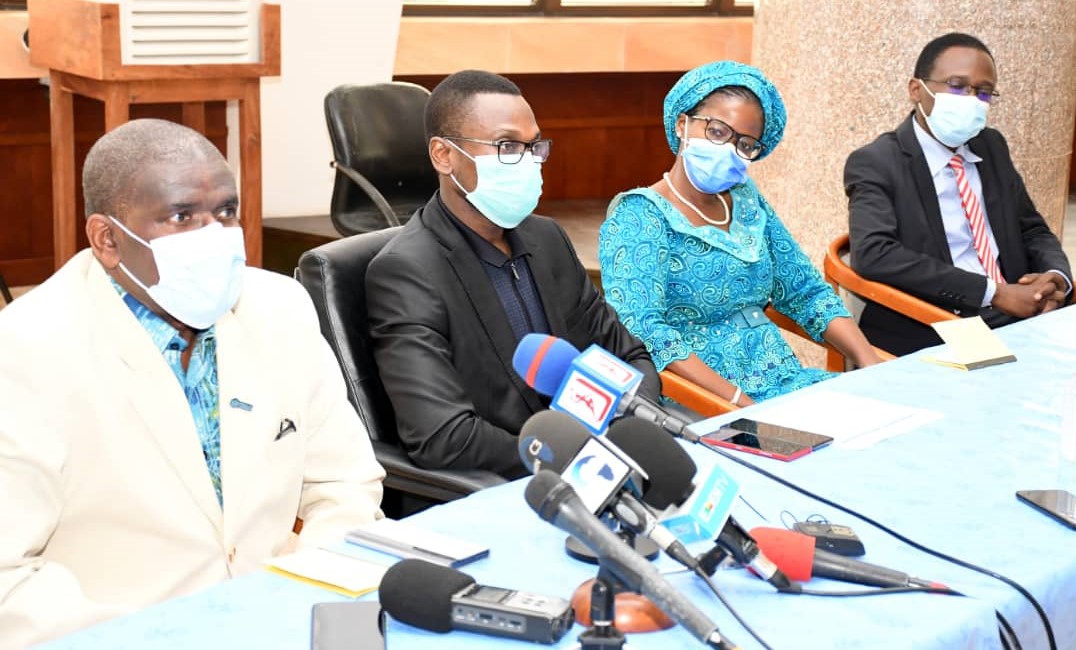 Vaccination contre la COVID-19 : Le Ministre Benjamin HOUNKPATIN a reçu sa deuxième dose.